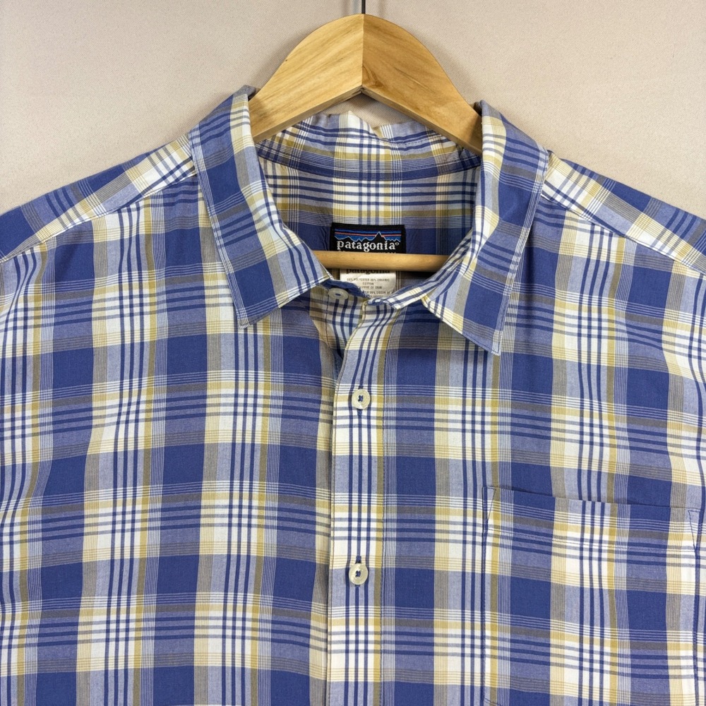 Patagonia Plaid Shirt Mens XL Blue Yellow Short Sleeve Cotton Hiking Tee Flaw